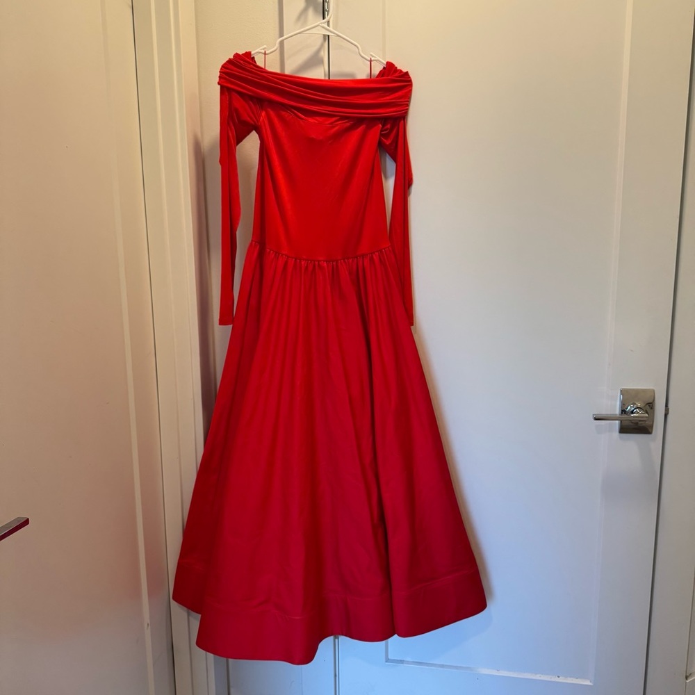 Alice + Olivia Chara Off-Shoulder Dress